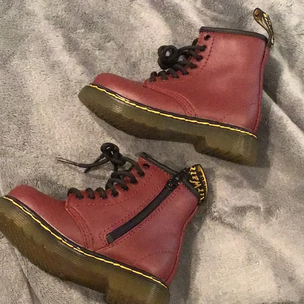 Dr. Martens Kids Burgundy Lace-Up  Boots